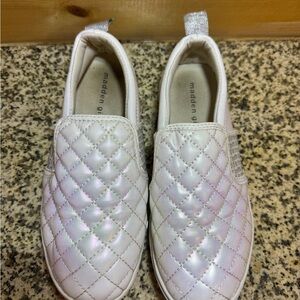 Madden Girl Kids White Quilted Slip-On Shoes  Size 3
